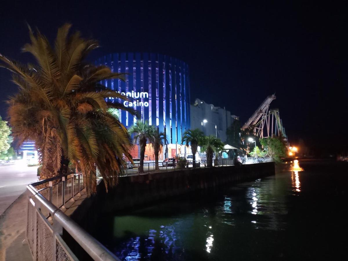 Hotel Alojamiento En Tigre Buenos Aires Esterno foto